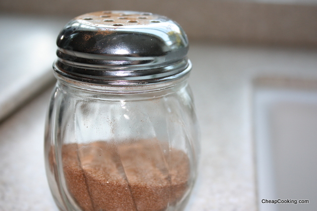 cinnamon sugar mix in jar