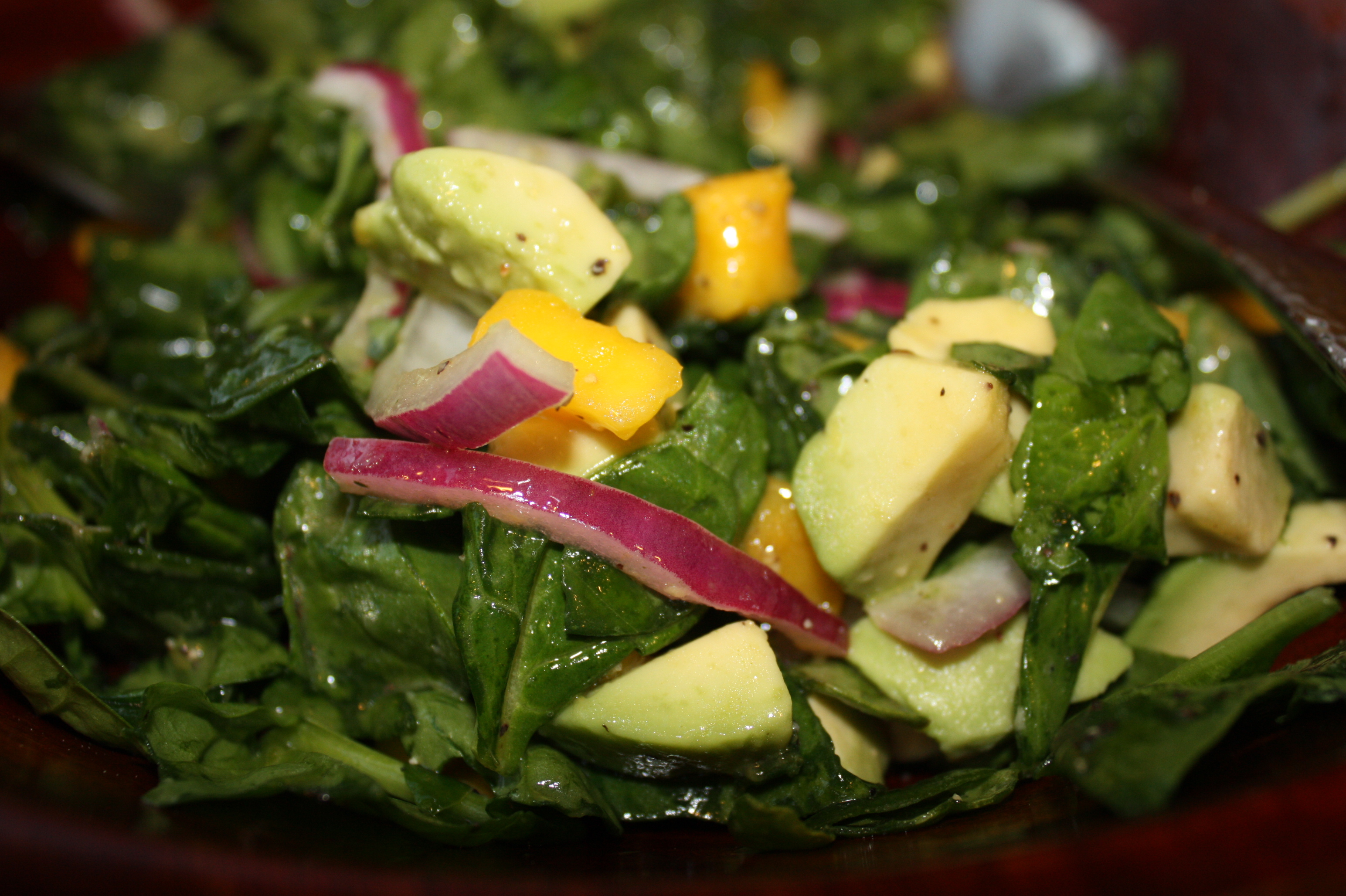 spinach, avocado and mango salad