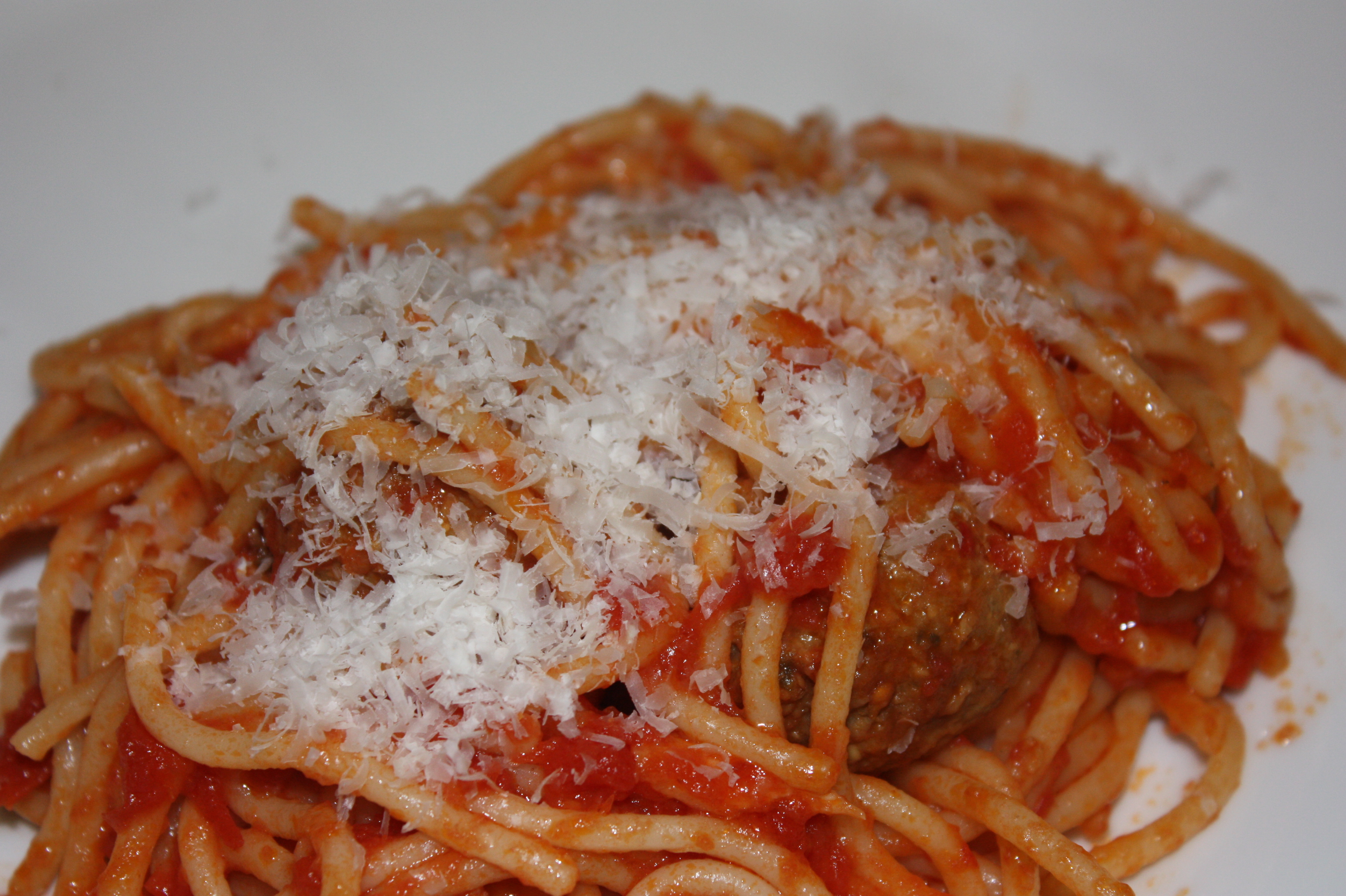 spaghetti and meatballs with sauce