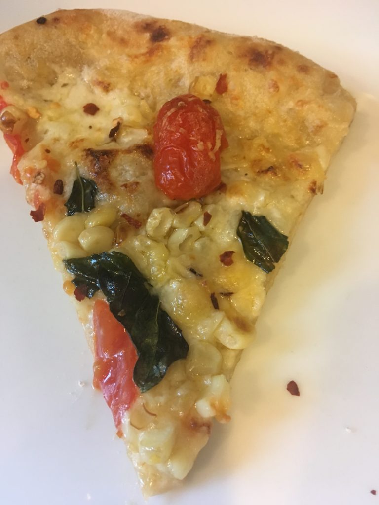 corn and tomato pizza